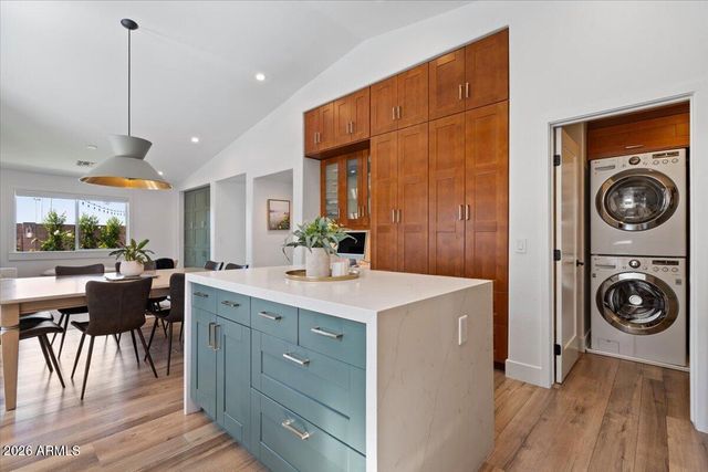 532 N FALCON Drive, Gilbert, AZ 85234