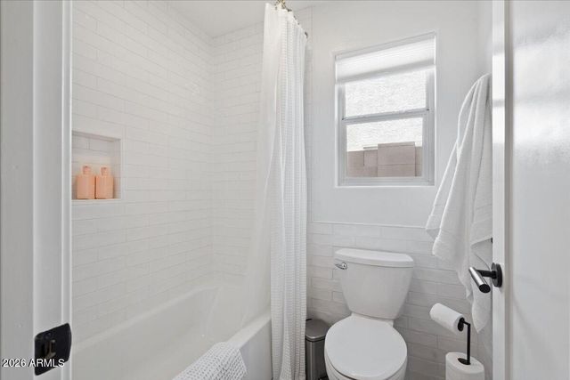 532 N FALCON Drive, Gilbert, AZ 85234