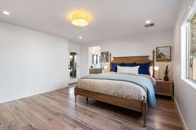 532 N FALCON Drive, Gilbert, AZ 85234