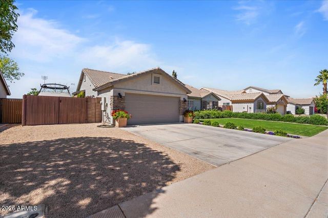 532 N FALCON Drive, Gilbert, AZ 85234