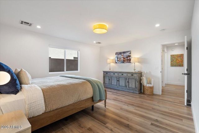 532 N FALCON Drive, Gilbert, AZ 85234