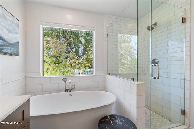 532 N FALCON Drive, Gilbert, AZ 85234