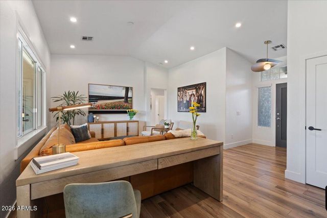 532 N FALCON Drive, Gilbert, AZ 85234