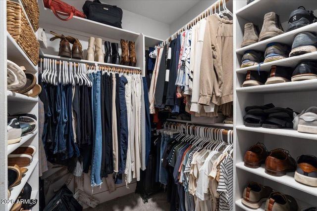 532 N FALCON Drive, Gilbert, AZ 85234