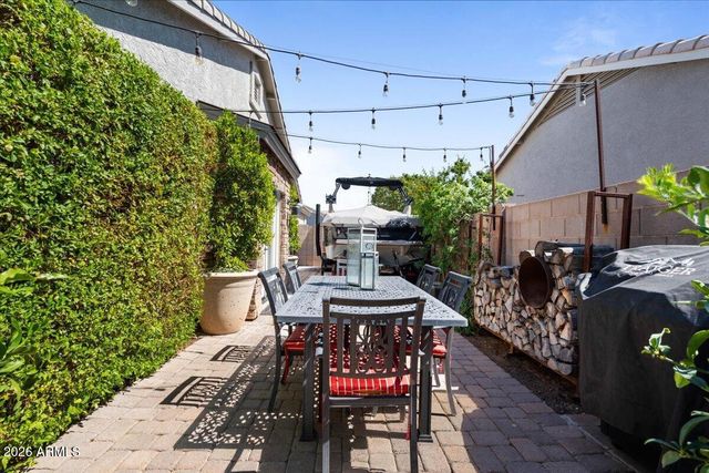 532 N FALCON Drive, Gilbert, AZ 85234