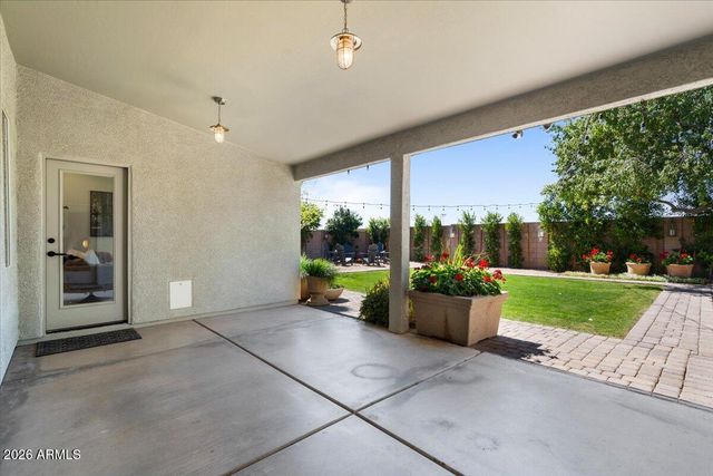 532 N FALCON Drive, Gilbert, AZ 85234