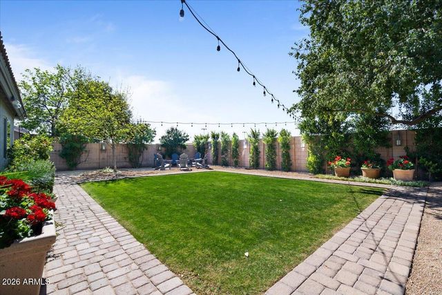 532 N FALCON Drive, Gilbert, AZ 85234