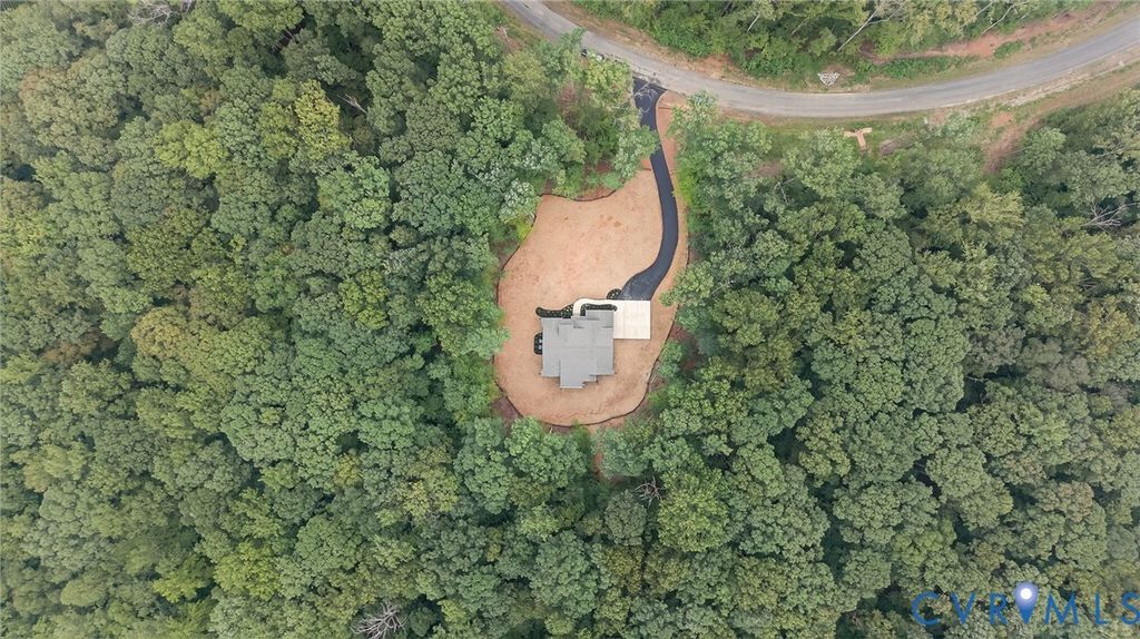 15232 Johns Trace Cir, Montpelier, VA 23192