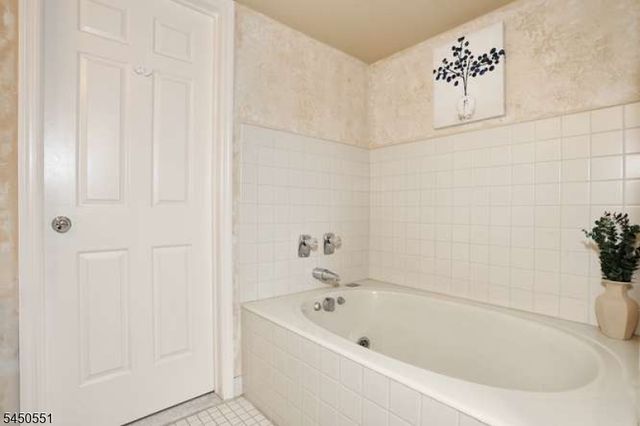 101 Quartz Ln 101, Paterson City, NJ 07501