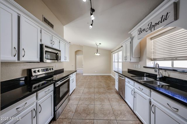 3897 E DOUGLAS Loop, Gilbert, AZ 85234