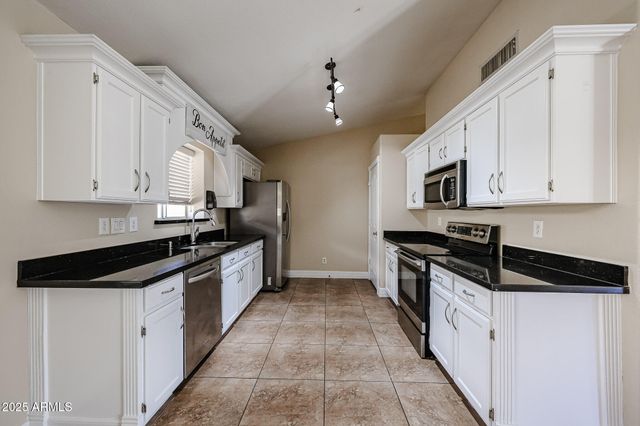 3897 E DOUGLAS Loop, Gilbert, AZ 85234