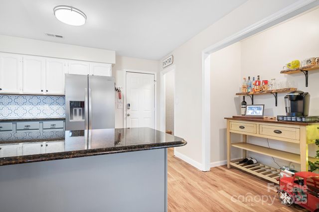 9044 Spanish Wells Court, Tega Cay, SC 29708