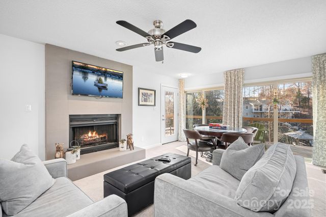 9044 Spanish Wells Court, Tega Cay, SC 29708