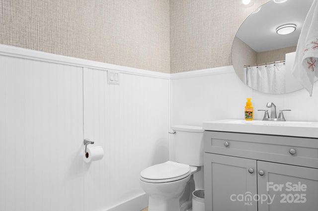 9044 Spanish Wells Court, Tega Cay, SC 29708