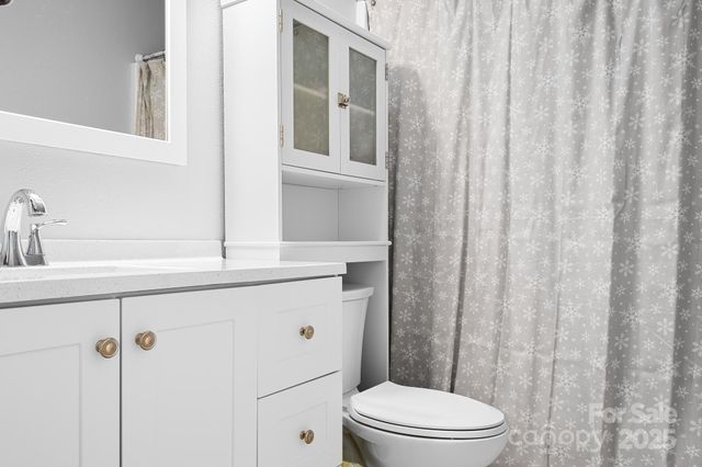 9044 Spanish Wells Court, Tega Cay, SC 29708