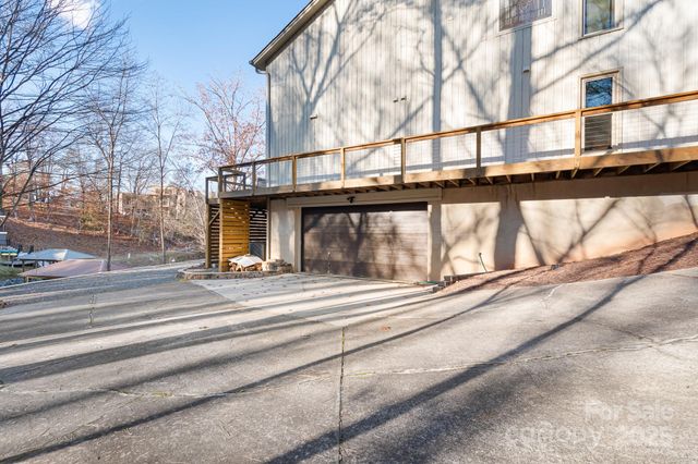 9044 Spanish Wells Court, Tega Cay, SC 29708