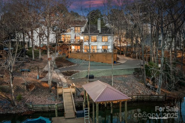 9044 Spanish Wells Court, Tega Cay, SC 29708