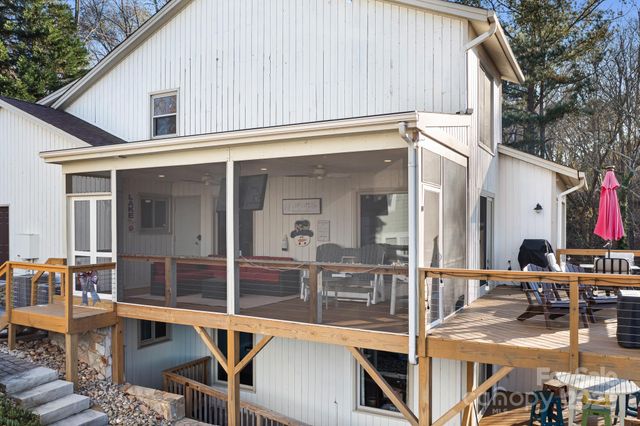 9044 Spanish Wells Court, Tega Cay, SC 29708