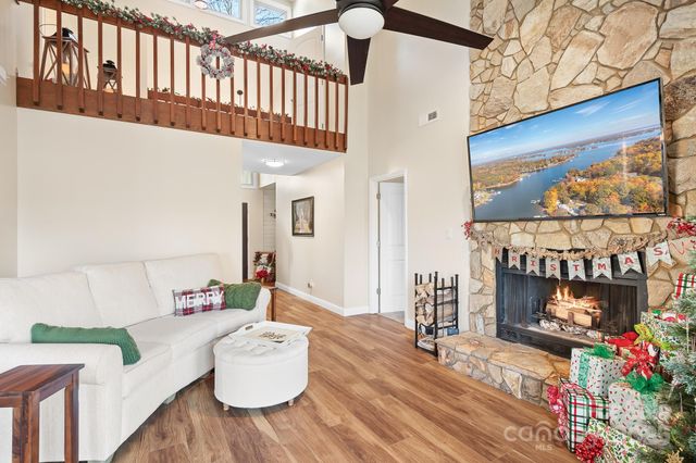 9044 Spanish Wells Court, Tega Cay, SC 29708