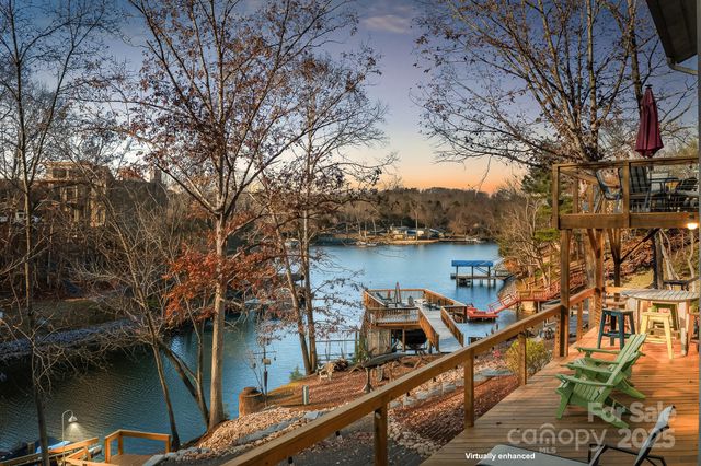 9044 Spanish Wells Court, Tega Cay, SC 29708