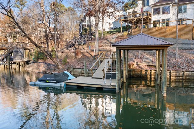 9044 Spanish Wells Court, Tega Cay, SC 29708