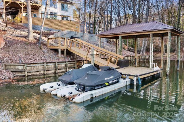 9044 Spanish Wells Court, Tega Cay, SC 29708