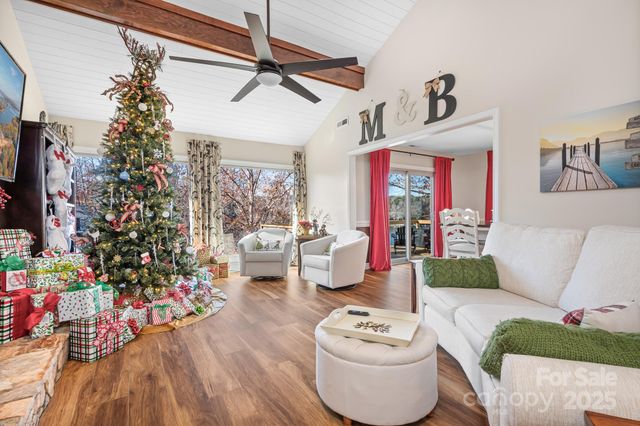 9044 Spanish Wells Court, Tega Cay, SC 29708