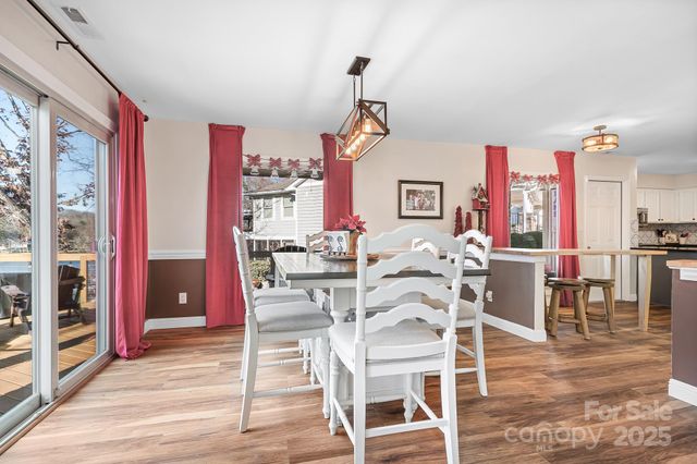 9044 Spanish Wells Court, Tega Cay, SC 29708