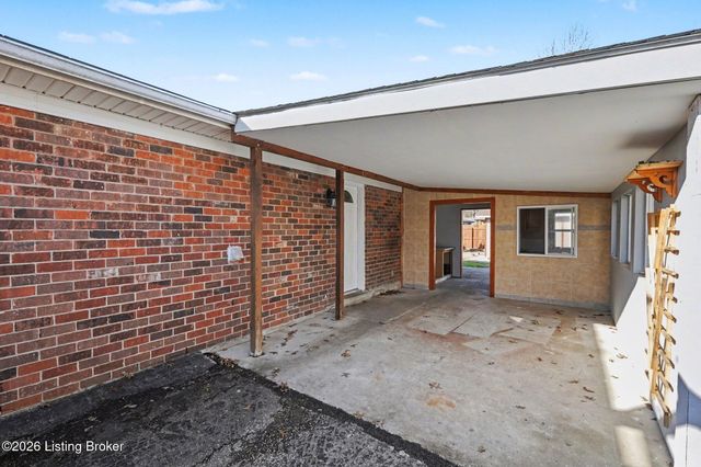 7608 Lesane Dr, Louisville, KY 40214