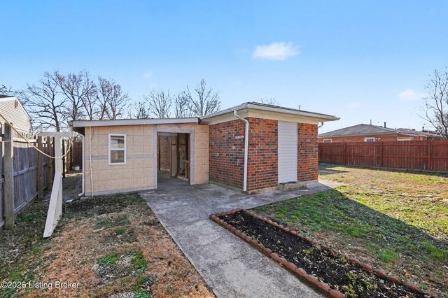 7608 Lesane Dr, Louisville, KY 40214