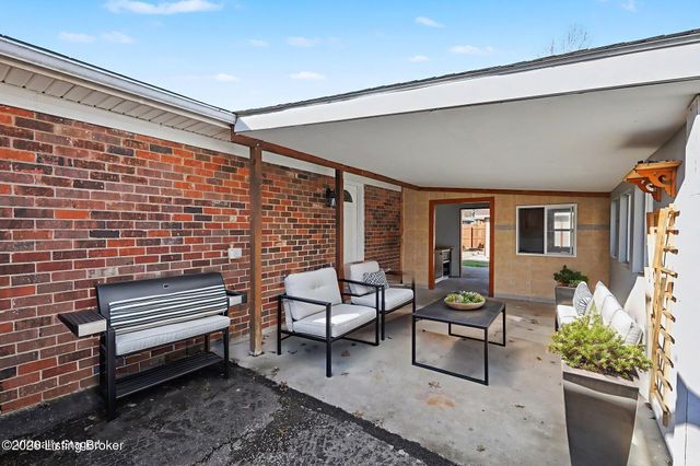 7608 Lesane Dr, Louisville, KY 40214