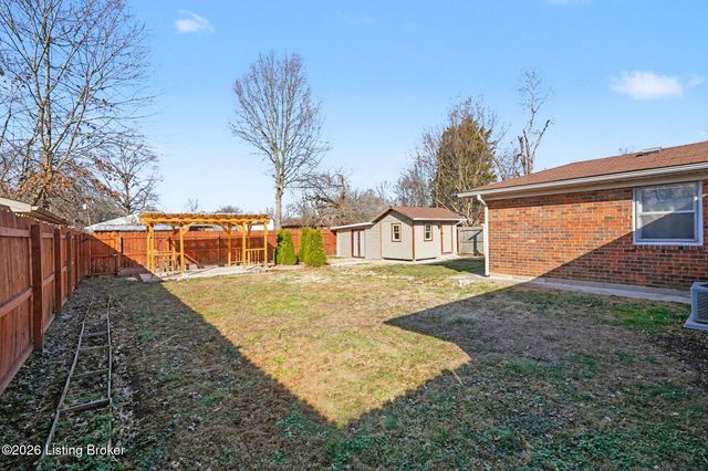 7608 Lesane Dr, Louisville, KY 40214