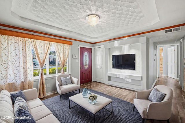 7608 Lesane Dr, Louisville, KY 40214