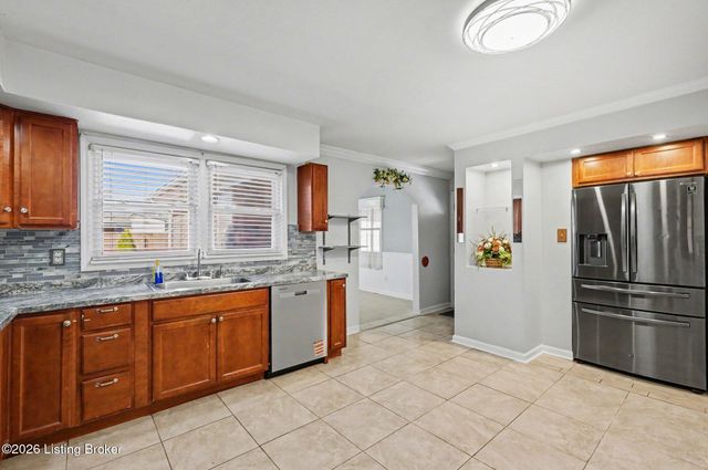 7608 Lesane Dr, Louisville, KY 40214