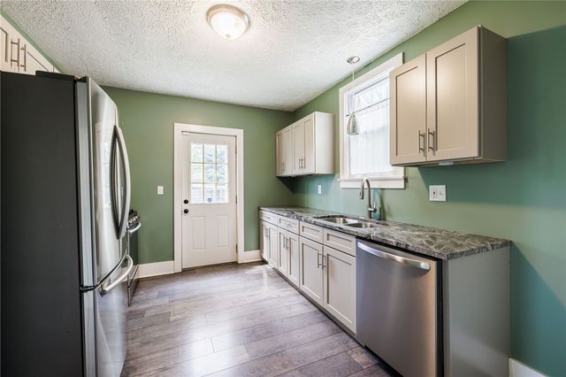 29 West Boulevard Parkway, Rochester, NY 14612