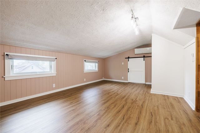 29 West Boulevard Parkway, Rochester, NY 14612