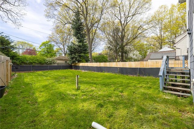 29 West Boulevard Parkway, Rochester, NY 14612