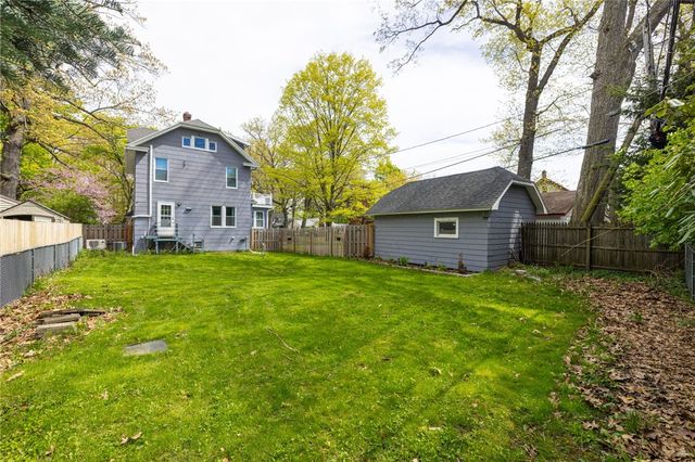 29 West Boulevard Parkway, Rochester, NY 14612