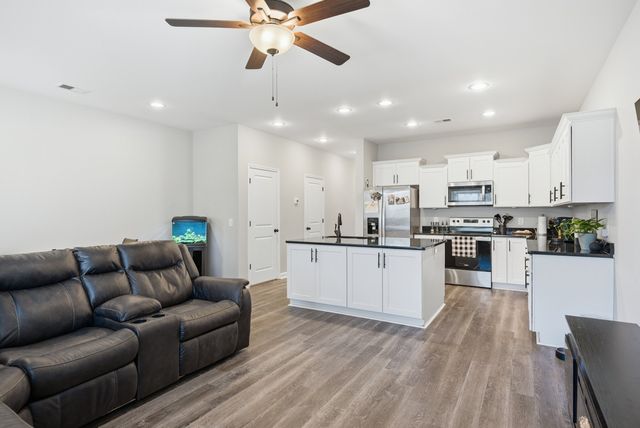 1279 Bluebird Rd, Lebanon, TN 37087