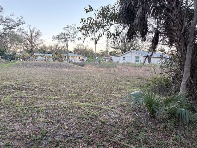 349 Santa Barbara ST, North Fort Myers, FL 33903