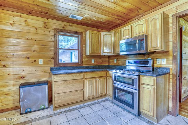 201 Early Branch Road, Rogersville, TN 37857