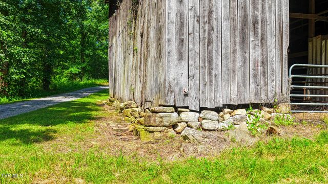 201 Early Branch Road, Rogersville, TN 37857