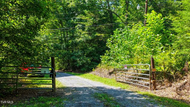 201 Early Branch Road, Rogersville, TN 37857