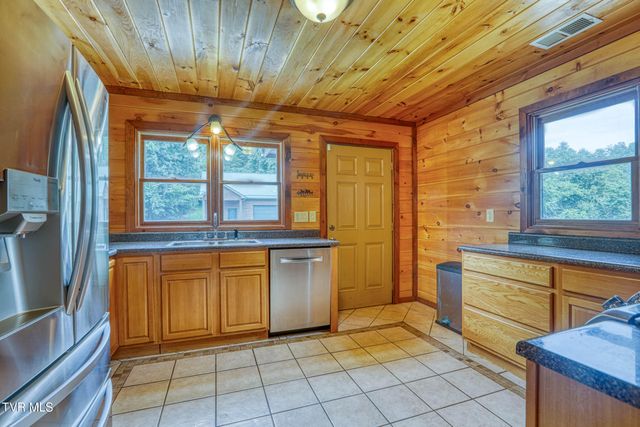 201 Early Branch Road, Rogersville, TN 37857