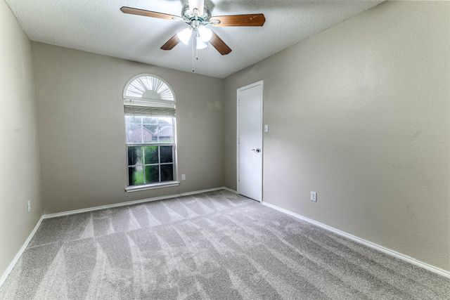 633 Manchester Drive, Mansfield, TX 76063
