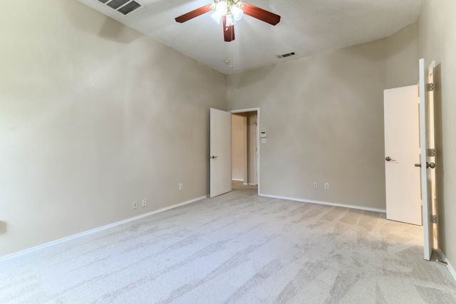 633 Manchester Drive, Mansfield, TX 76063