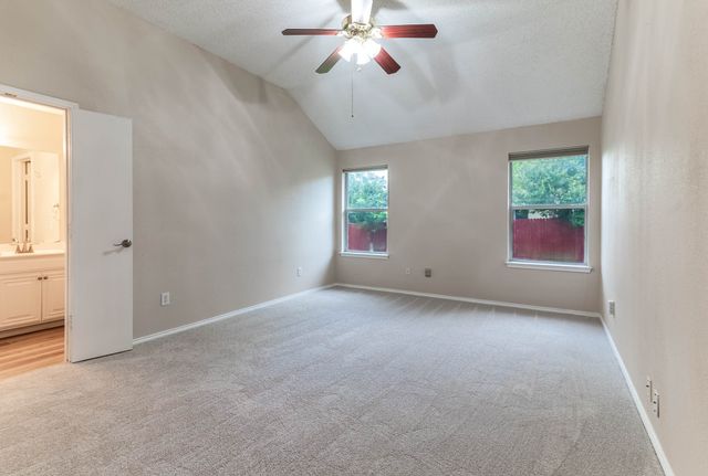 633 Manchester Drive, Mansfield, TX 76063