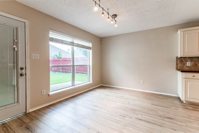 633 Manchester Drive, Mansfield, TX 76063
