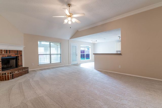 633 Manchester Drive, Mansfield, TX 76063