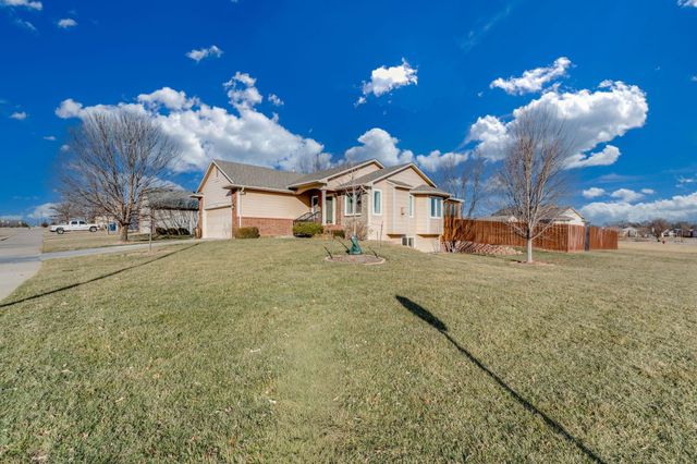 2118 E James, Derby, KS 67037